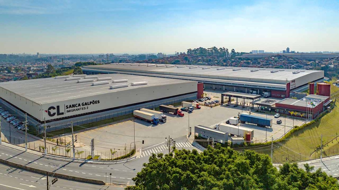 Galpão logístico CL Imigrantes 2 - vista lateral
