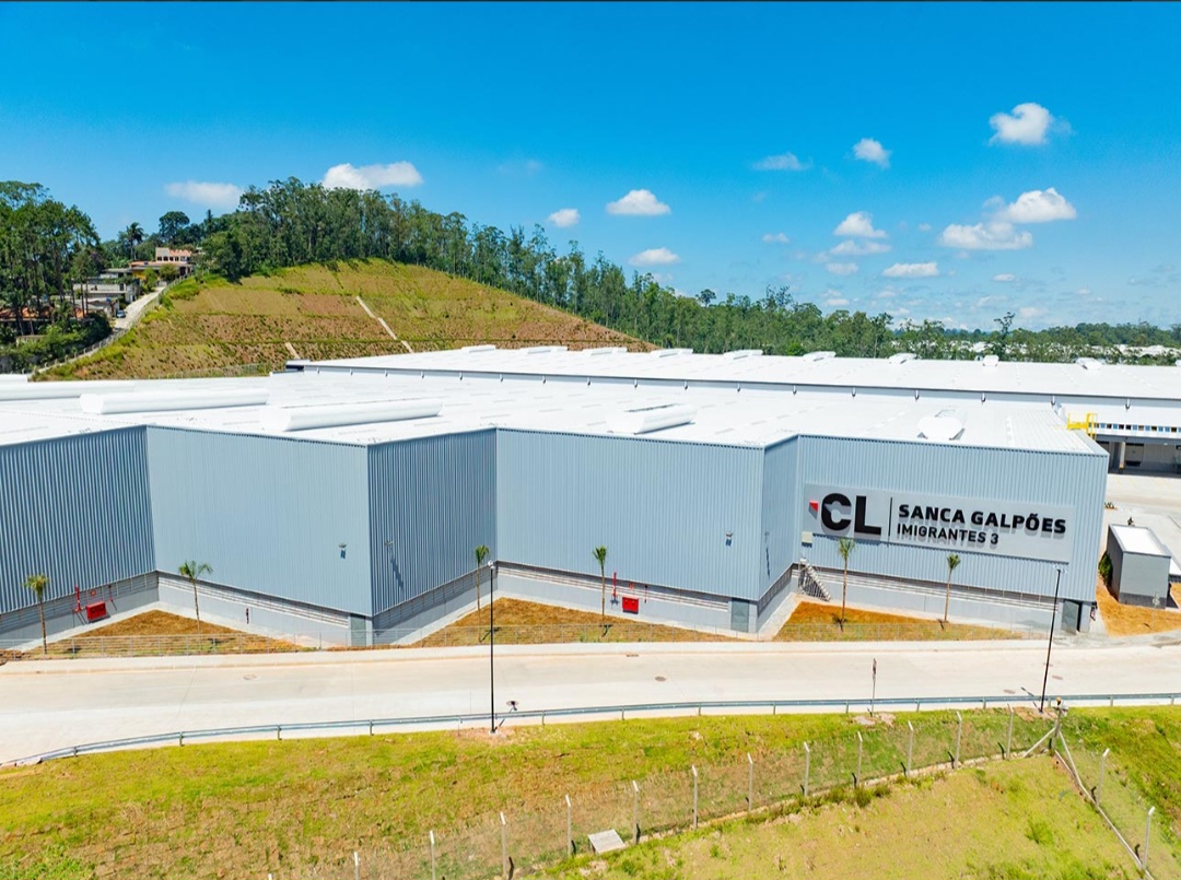 Galpão logístico CL Imigrantes 3 em São Bernardo do Campo - visão lateral do empreendimento