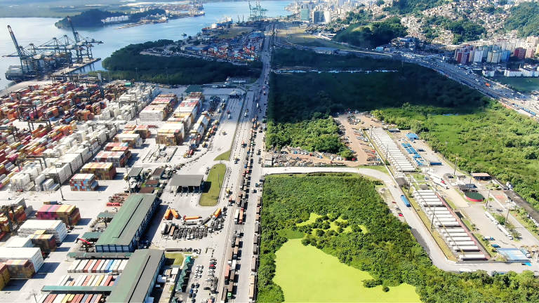 Área relacionada ao projeto do Condomínio Logístico em Santos e infraestrutura portuária na margem direita do Porto de Santos
