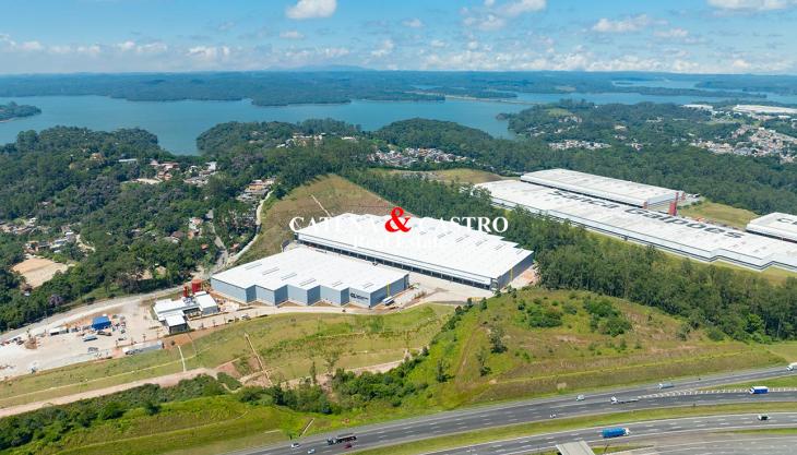 O CL Imigrantes 3 é um condomínio logístico de alto padrão, projetado para empresas que exigem agilidade, segurança e eficiência operacional. Localizado em São Bernardo do Campo, ao lado da Rodovia dos Imigrantes, o empreendimento reúne estrutura técnica avançada e conexão direta aos principais corredores logísticos do estado. O CL Imigrantes 3 é um condomínio logístico de alto padrão, projetado para empresas que exigem agilidade, segurança e eficiência operacional. Localizado em São Bernardo do Campo, ao lado da Rodovia dos Imigrantes, o empreendimento reúne estrutura técnica avançada e conexão direta aos principais corredores logísticos do estado.