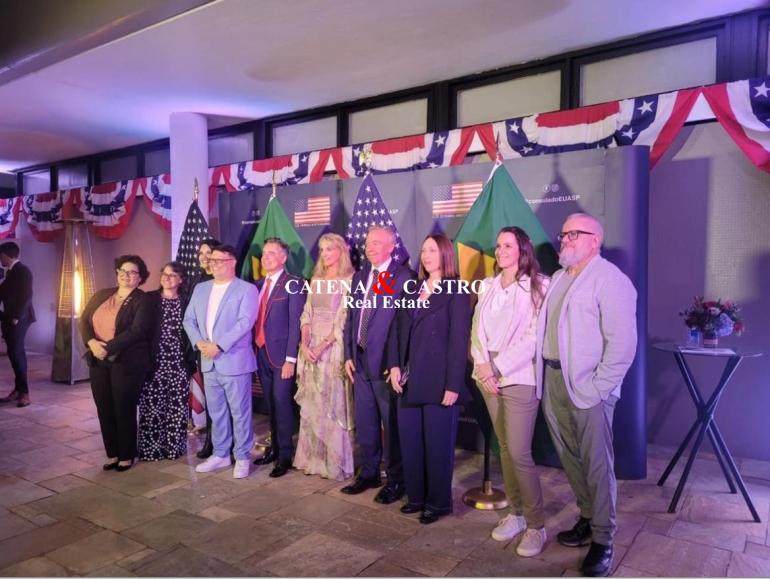 248º Aniversário da Independência dos Estados Unidos da América, organizado pela embaixadora dos Estados Unidos no Brasil, Sra. Elizabeth Frawley Bagle, e pelo Cônsul Geral dos Estados Unidos, David Hodge.